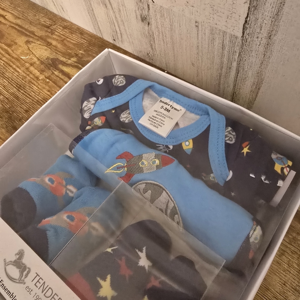 New Tendertime Baby Boys Blue Rocket 4-Piece Gift Set Size 0-3 Months - Picture 3 of 4
